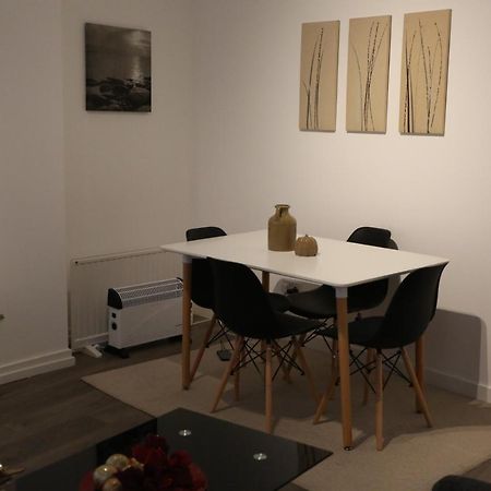 Luxury 1 Bedroom Flat In The Heart Of Wood Green ロンドン エクステリア 写真