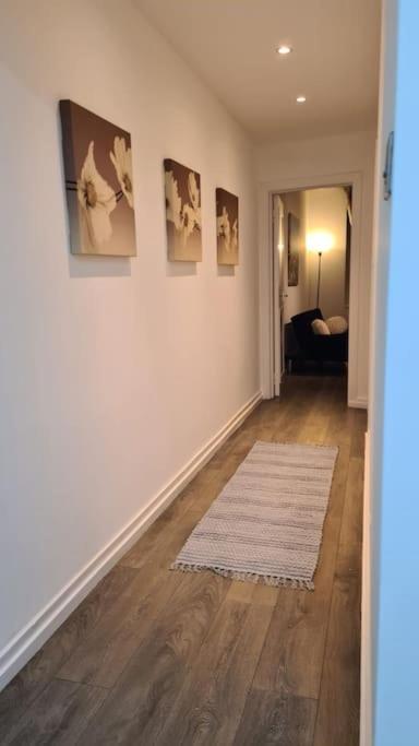 Luxury 1 Bedroom Flat In The Heart Of Wood Green ロンドン エクステリア 写真