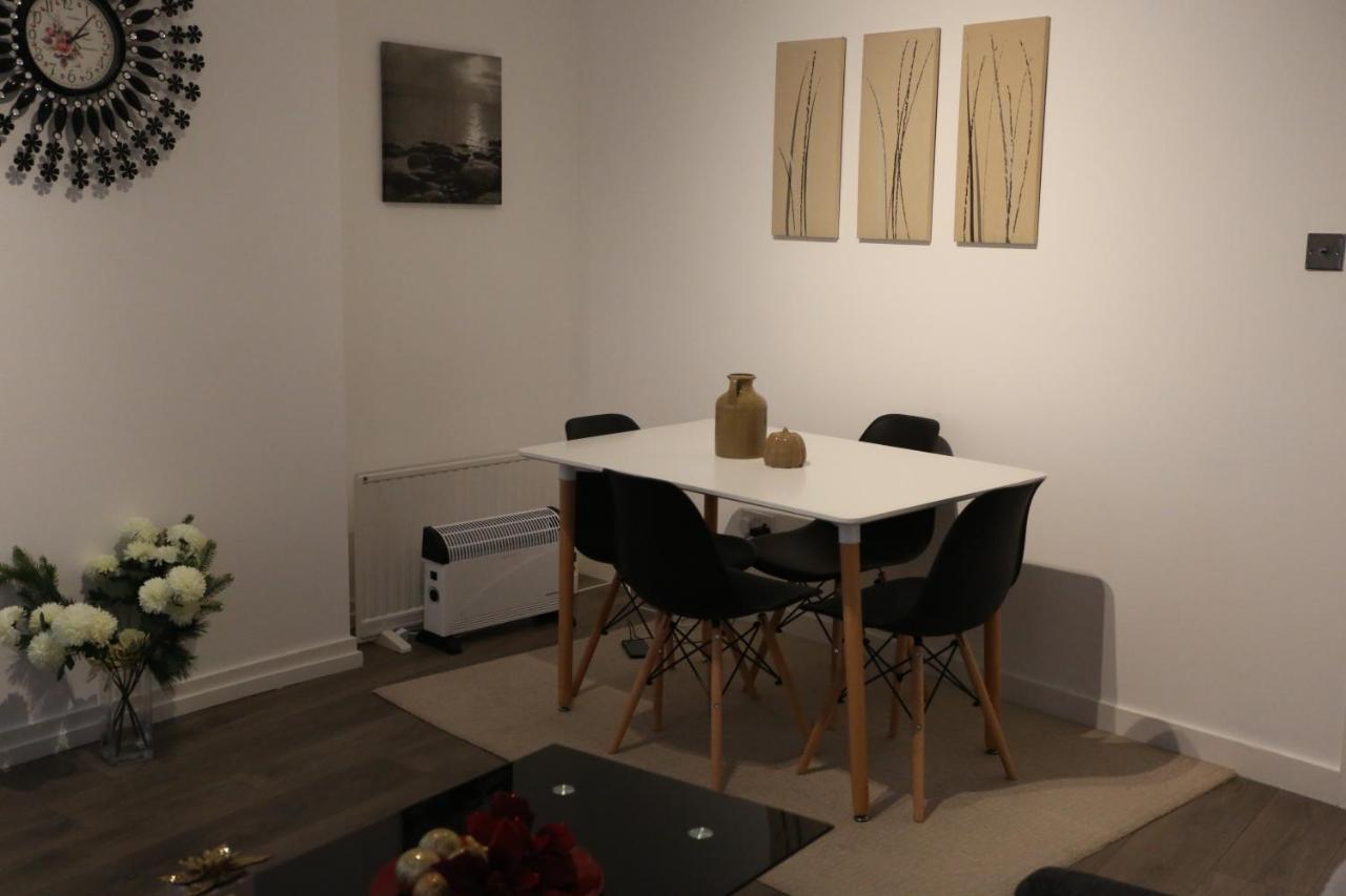 Luxury 1 Bedroom Flat In The Heart Of Wood Green ロンドン エクステリア 写真