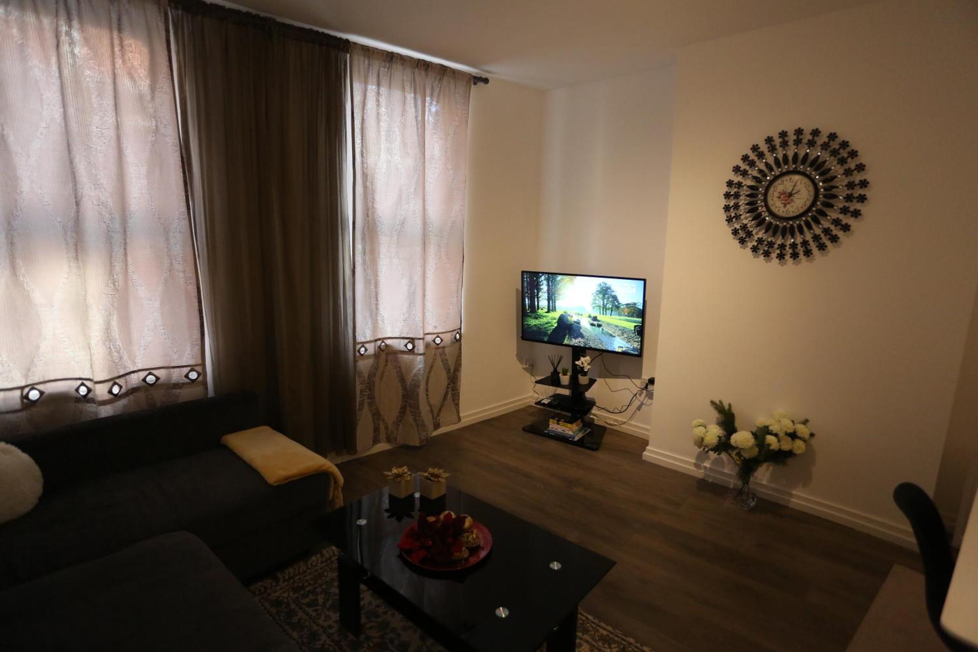 Luxury 1 Bedroom Flat In The Heart Of Wood Green ロンドン 部屋 写真